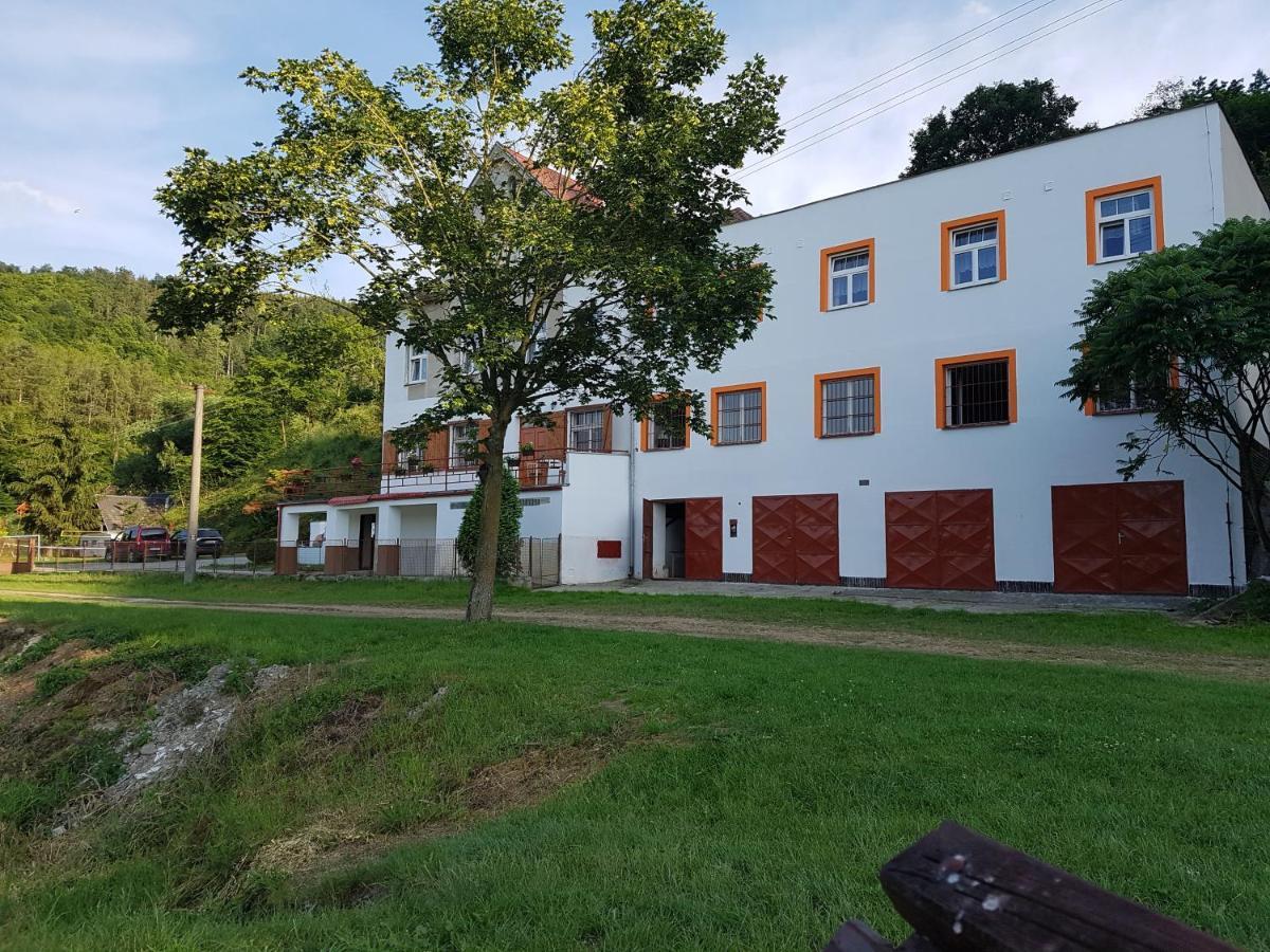 Penzion Na Pracharne Kladruby  Экстерьер фото